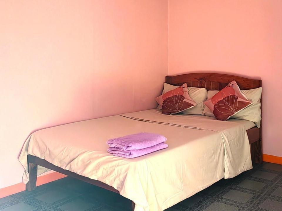 J&J Tourist Inn Bohol Bagian luar foto